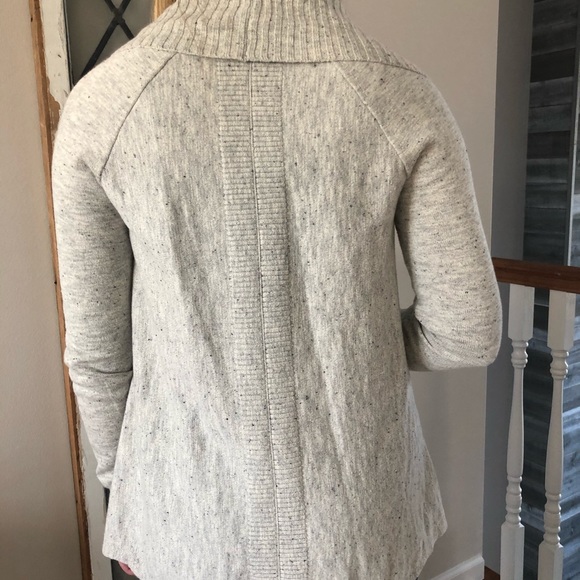 Banana Republic cardigan - cream w black specks - Picture 2 of 4